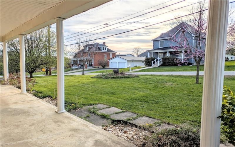 220 Overholt Dr, Scottdale, 15683, 3 Bedrooms Bedrooms, 9 Rooms Rooms,2.1 BathroomsBathrooms,Residential,For Sale,Overholt Dr,1747712