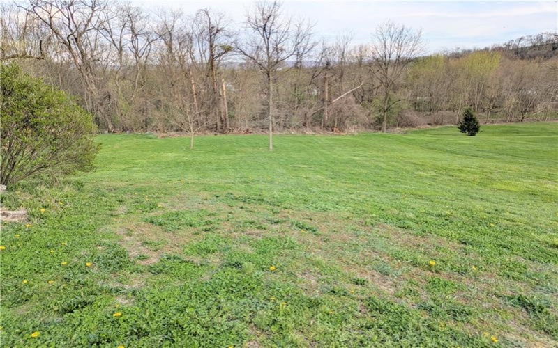220 Overholt Dr, Scottdale, 15683, 3 Bedrooms Bedrooms, 9 Rooms Rooms,2.1 BathroomsBathrooms,Residential,For Sale,Overholt Dr,1747712