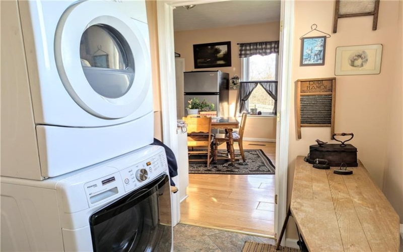 220 Overholt Dr, Scottdale, 15683, 3 Bedrooms Bedrooms, 9 Rooms Rooms,2.1 BathroomsBathrooms,Residential,For Sale,Overholt Dr,1747712