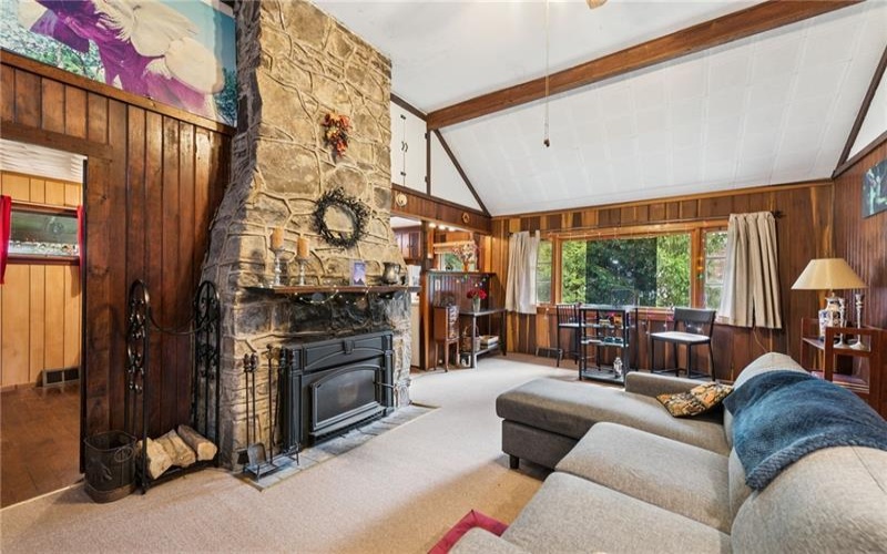 211 Ironwood Rd, Somerset, 15501, 3 Bedrooms Bedrooms, ,1 BathroomBathrooms,Residential,For Sale,Ironwood Rd,1727192