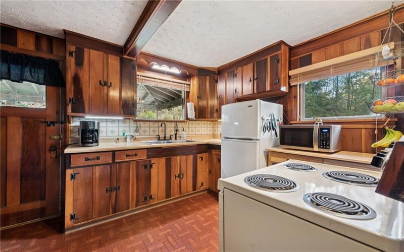 211 Ironwood Rd, Somerset, 15501, 3 Bedrooms Bedrooms, ,1 BathroomBathrooms,Residential,For Sale,Ironwood Rd,1727192