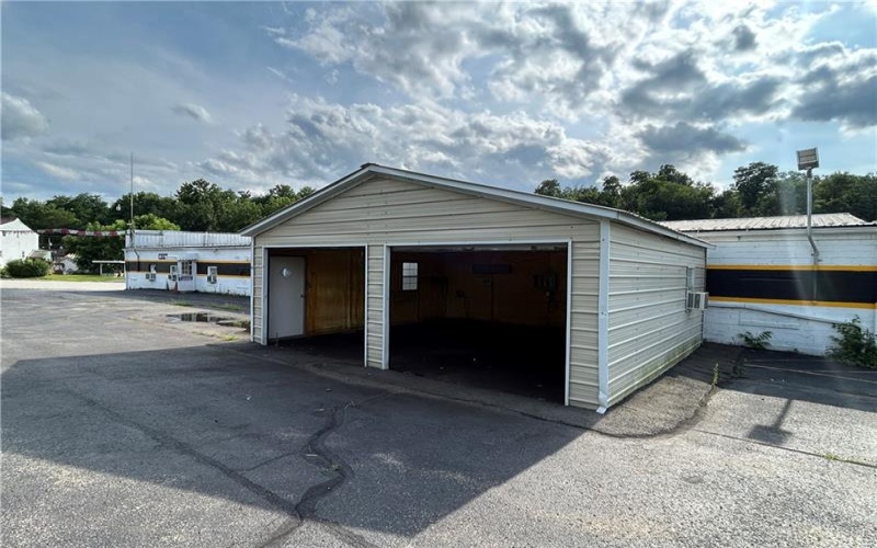 951 Pittsburgh Street, Greensburg, 15601, ,Commercial-industrial-business,For Sale,Pittsburgh Street,1737339