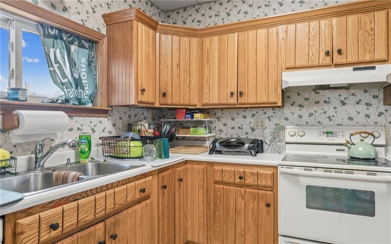 568 Main St, Greensburg, 15601, 5 Bedrooms Bedrooms, 9 Rooms Rooms,2.2 BathroomsBathrooms,Residential,For Sale,Main St,1745751