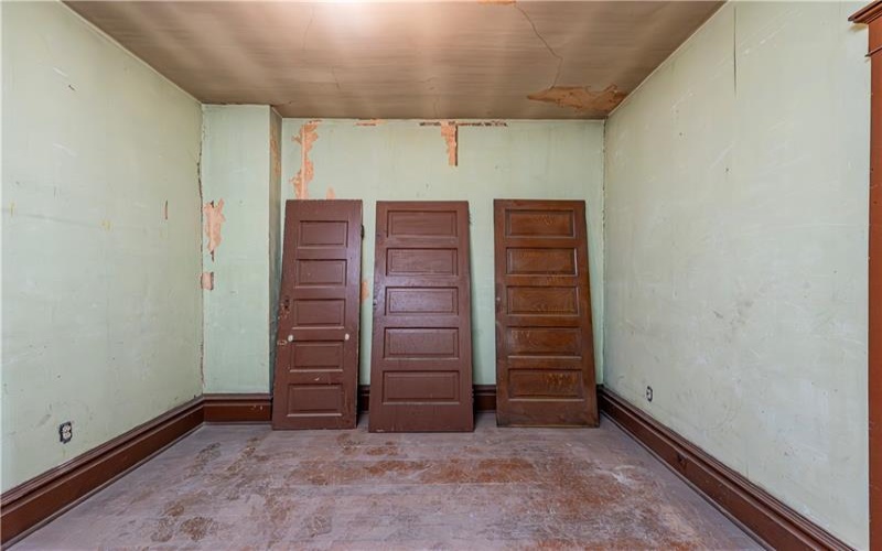 607 Clay Ave, Jeannette, 15644, ,Commercial-industrial-business,For Sale,Clay Ave,1727209