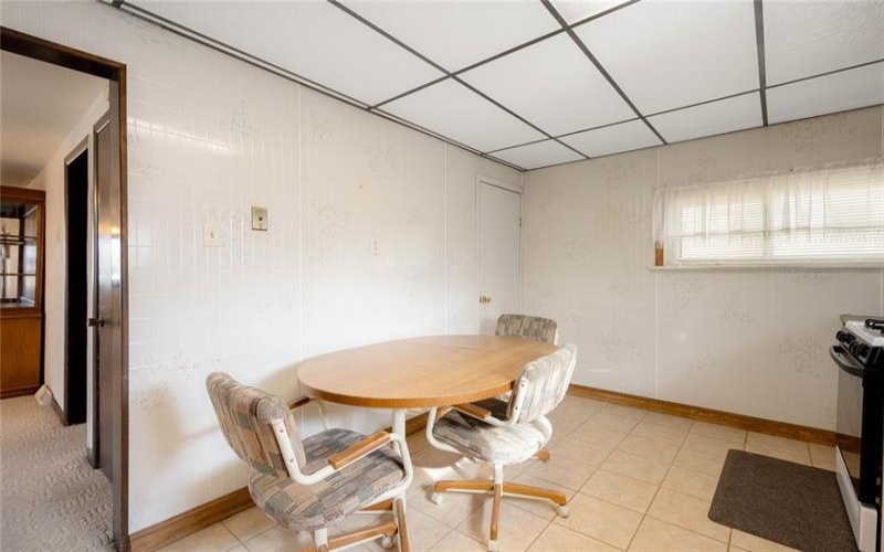 17 Hickory St, Burgettstown, 15021, 2 Bedrooms Bedrooms, ,1 BathroomBathrooms,Residential,For Sale,Hickory St,1740357