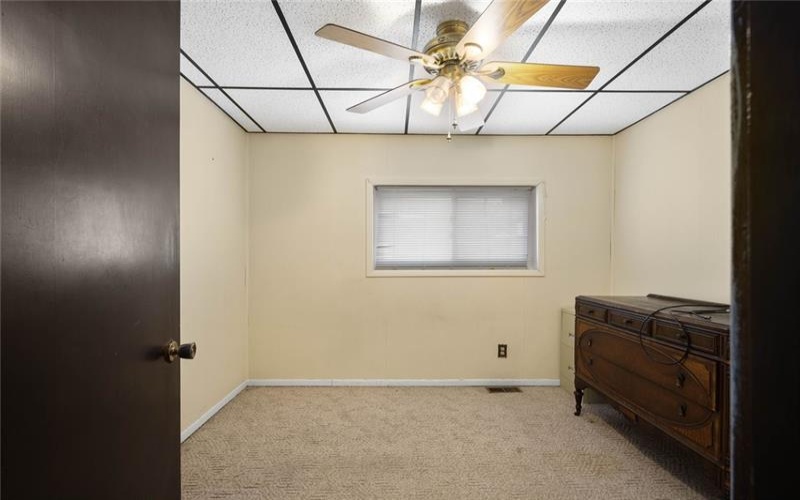 17 Hickory St, Burgettstown, 15021, 2 Bedrooms Bedrooms, ,1 BathroomBathrooms,Residential,For Sale,Hickory St,1740357