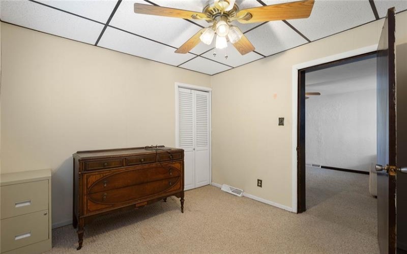 17 Hickory St, Burgettstown, 15021, 2 Bedrooms Bedrooms, ,1 BathroomBathrooms,Residential,For Sale,Hickory St,1740357