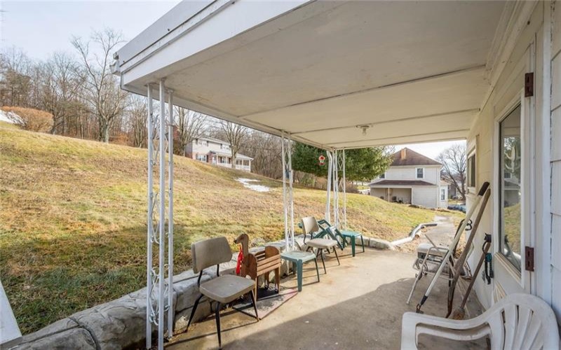 17 Hickory St, Burgettstown, 15021, 2 Bedrooms Bedrooms, ,1 BathroomBathrooms,Residential,For Sale,Hickory St,1740357