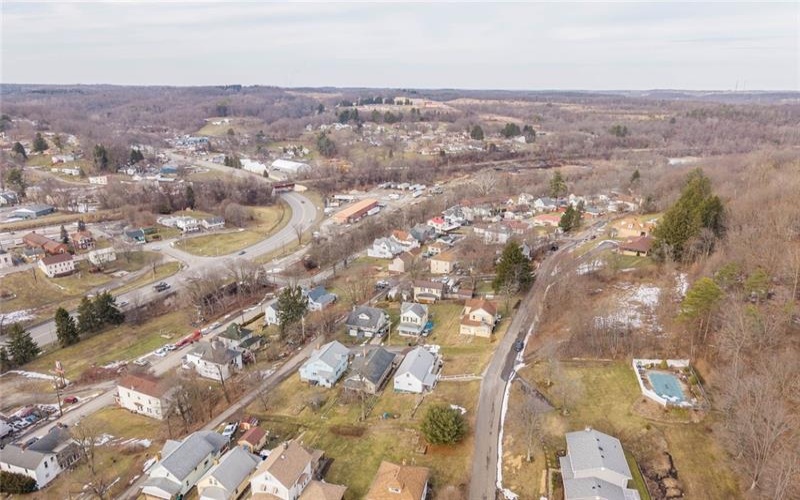 17 Hickory St, Burgettstown, 15021, 2 Bedrooms Bedrooms, ,1 BathroomBathrooms,Residential,For Sale,Hickory St,1740357