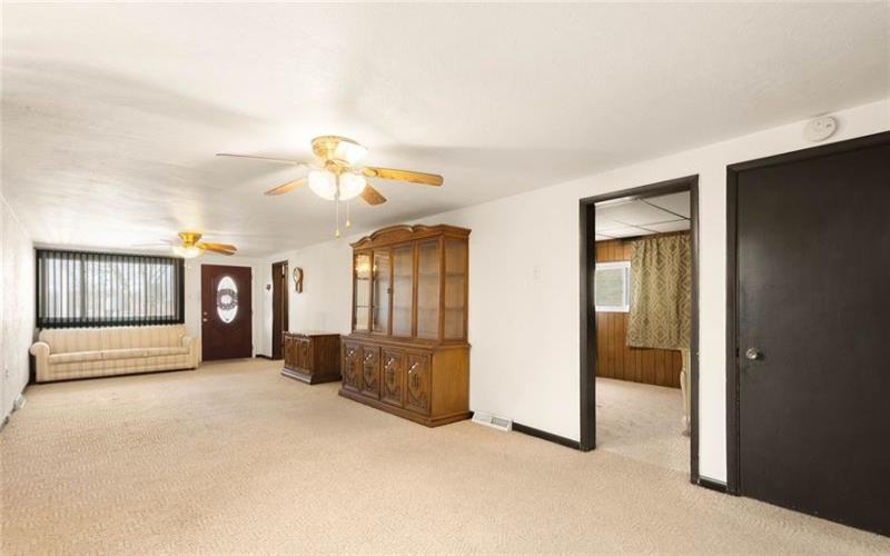 17 Hickory St, Burgettstown, 15021, 2 Bedrooms Bedrooms, ,1 BathroomBathrooms,Residential,For Sale,Hickory St,1740357