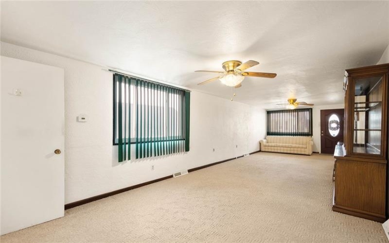 17 Hickory St, Burgettstown, 15021, 2 Bedrooms Bedrooms, ,1 BathroomBathrooms,Residential,For Sale,Hickory St,1740357