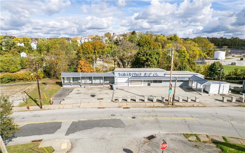 305 Division St, Jeannette, 15644, ,Commercial-industrial-business,For Sale,Division St,1727210