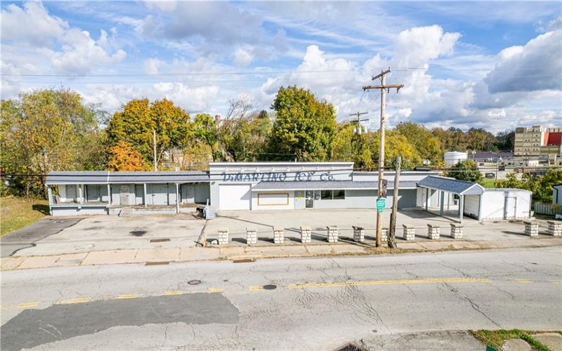 305 Division St, Jeannette, 15644, ,Commercial-industrial-business,For Sale,Division St,1727210