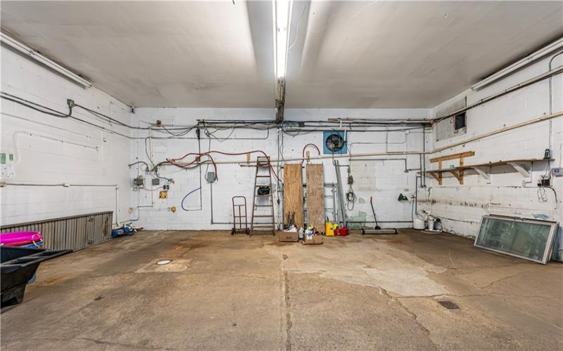 305 Division St, Jeannette, 15644, ,Commercial-industrial-business,For Sale,Division St,1727210