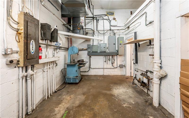 305 Division St, Jeannette, 15644, ,Commercial-industrial-business,For Sale,Division St,1727210