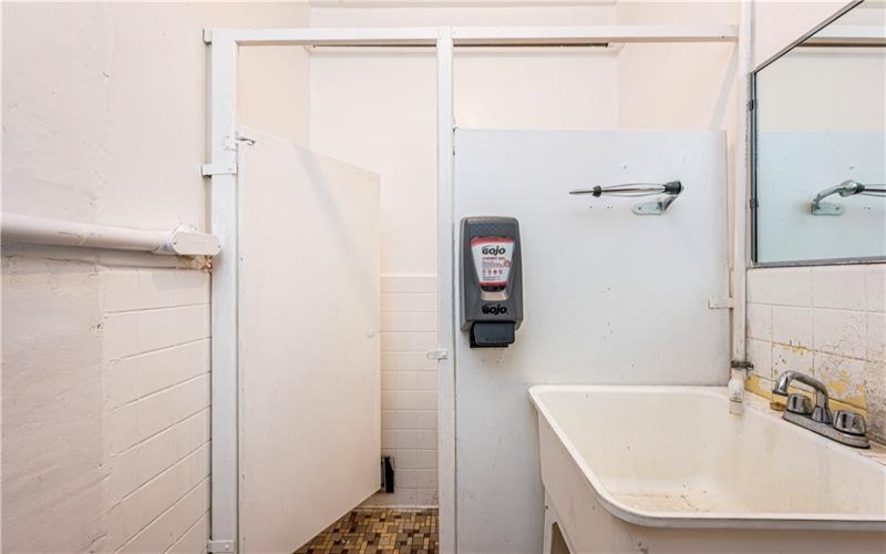 305 Division St, Jeannette, 15644, ,Commercial-industrial-business,For Sale,Division St,1727210