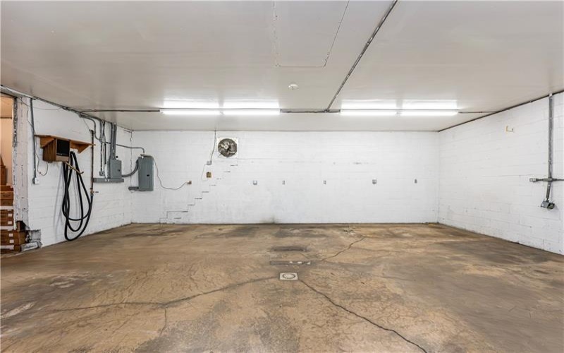 305 Division St, Jeannette, 15644, ,Commercial-industrial-business,For Sale,Division St,1727210