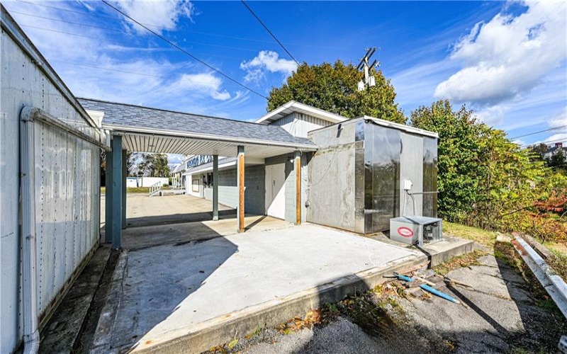 305 Division St, Jeannette, 15644, ,Commercial-industrial-business,For Sale,Division St,1727210