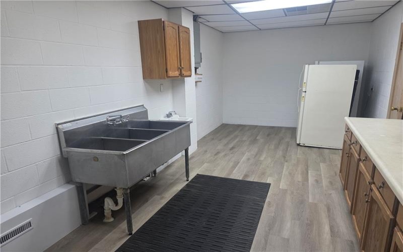 81 United Rd, 15666, 15666, ,Commercial-industrial-business,For Sale,United Rd,1745812