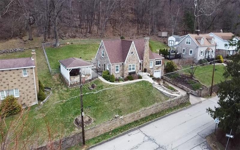 1025 Isabella Road, Connellsville, 15425, 4 Bedrooms Bedrooms, 11 Rooms Rooms,2 BathroomsBathrooms,Residential,For Sale,Isabella Road,1743260