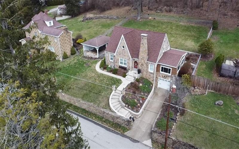 1025 Isabella Road, Connellsville, 15425, 4 Bedrooms Bedrooms, 11 Rooms Rooms,2 BathroomsBathrooms,Residential,For Sale,Isabella Road,1743260