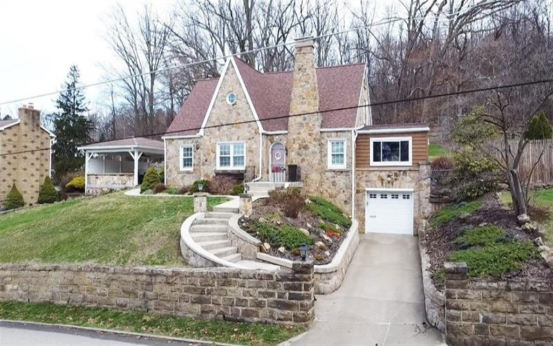 1025 Isabella Road, Connellsville, 15425, 4 Bedrooms Bedrooms, 11 Rooms Rooms,2 BathroomsBathrooms,Residential,For Sale,Isabella Road,1743260
