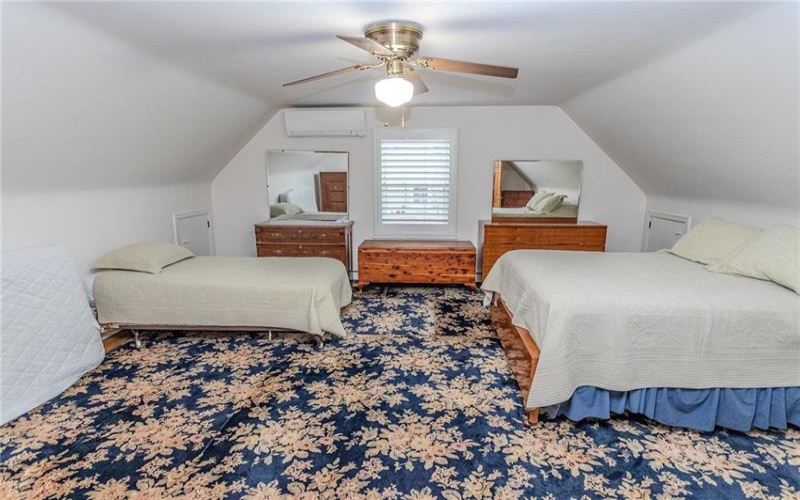 1025 Isabella Road, Connellsville, 15425, 4 Bedrooms Bedrooms, 11 Rooms Rooms,2 BathroomsBathrooms,Residential,For Sale,Isabella Road,1743260