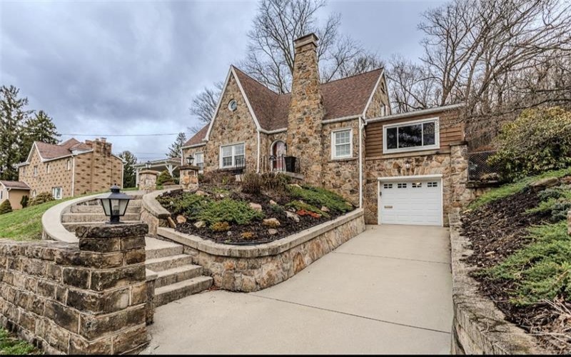 1025 Isabella Road, Connellsville, 15425, 4 Bedrooms Bedrooms, 11 Rooms Rooms,2 BathroomsBathrooms,Residential,For Sale,Isabella Road,1743260