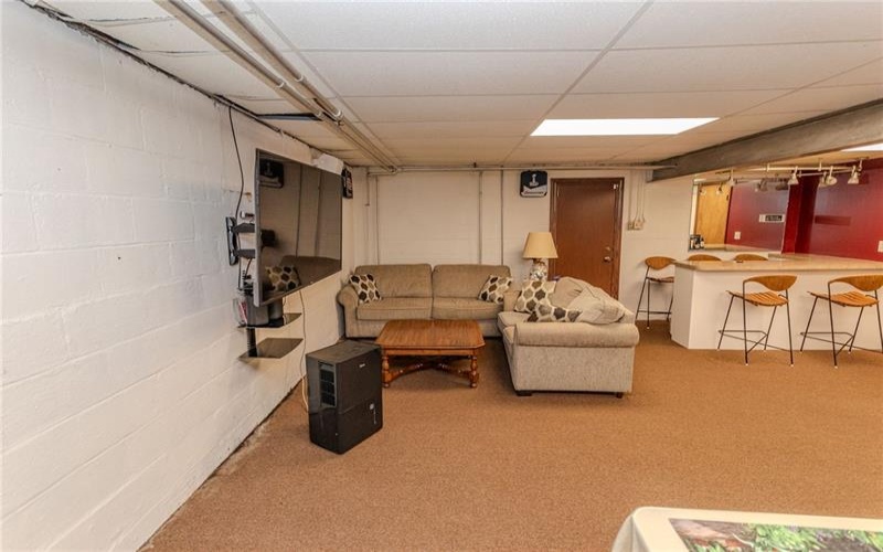 1025 Isabella Road, Connellsville, 15425, 4 Bedrooms Bedrooms, 11 Rooms Rooms,2 BathroomsBathrooms,Residential,For Sale,Isabella Road,1743260