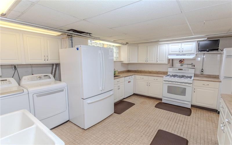 1025 Isabella Road, Connellsville, 15425, 4 Bedrooms Bedrooms, 11 Rooms Rooms,2 BathroomsBathrooms,Residential,For Sale,Isabella Road,1743260