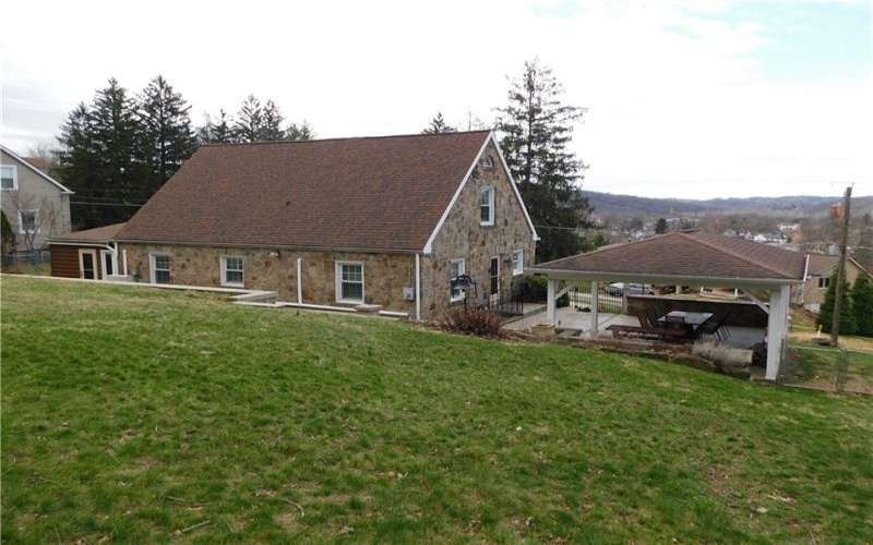 1025 Isabella Road, Connellsville, 15425, 4 Bedrooms Bedrooms, 11 Rooms Rooms,2 BathroomsBathrooms,Residential,For Sale,Isabella Road,1743260