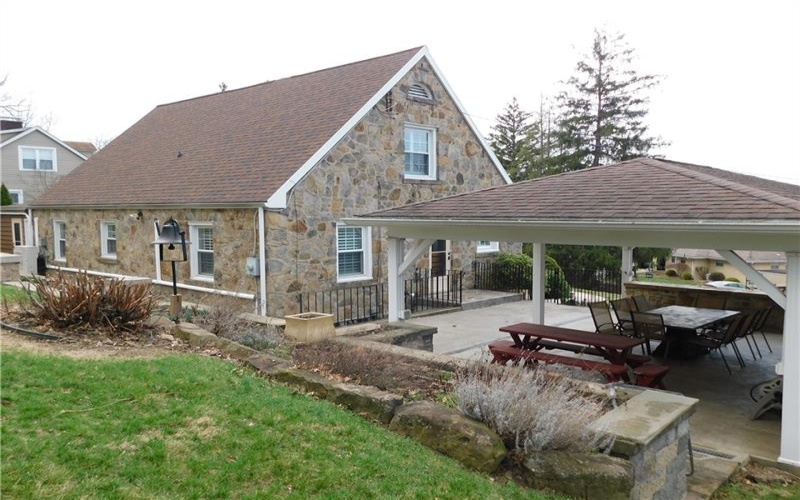 1025 Isabella Road, Connellsville, 15425, 4 Bedrooms Bedrooms, 11 Rooms Rooms,2 BathroomsBathrooms,Residential,For Sale,Isabella Road,1743260