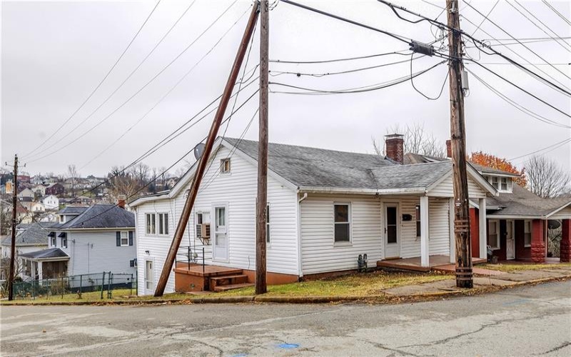 312 Lafferty Street, Jeannette, 15644, 3 Bedrooms Bedrooms, 9 Rooms Rooms,1.1 BathroomsBathrooms,Residential,For Sale,Lafferty Street,1733118