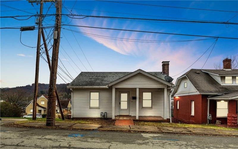 312 Lafferty Street, Jeannette, 15644, 3 Bedrooms Bedrooms, 9 Rooms Rooms,1.1 BathroomsBathrooms,Residential,For Sale,Lafferty Street,1733118