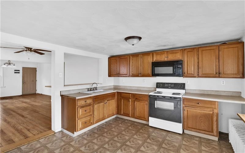 312 Lafferty Street, Jeannette, 15644, 3 Bedrooms Bedrooms, 9 Rooms Rooms,1.1 BathroomsBathrooms,Residential,For Sale,Lafferty Street,1733118