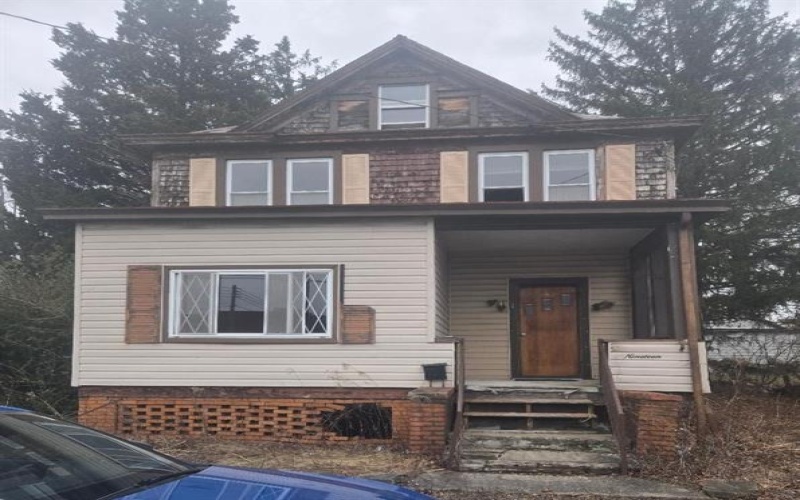 19 John Street, Uniontown, 15401, 4 Bedrooms Bedrooms, ,1 BathroomBathrooms,Residential,For Sale,John Street,1740460