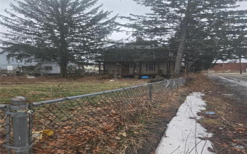 19 John Street, Uniontown, 15401, 4 Bedrooms Bedrooms, ,1 BathroomBathrooms,Residential,For Sale,John Street,1740460