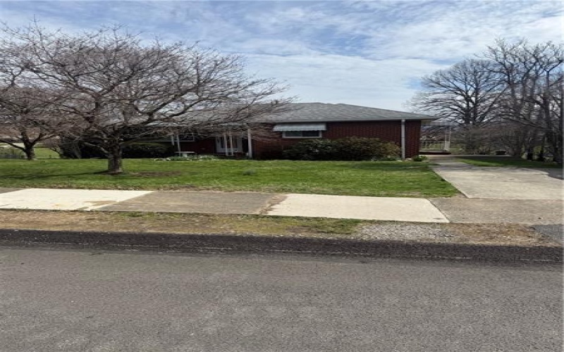 112 Easy St, Uniontown, 15401, 3 Bedrooms Bedrooms, 5 Rooms Rooms,1.1 BathroomsBathrooms,Residential,For Sale,Easy St,1745824