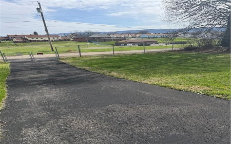 112 Easy St, Uniontown, 15401, 3 Bedrooms Bedrooms, 5 Rooms Rooms,1.1 BathroomsBathrooms,Residential,For Sale,Easy St,1745824