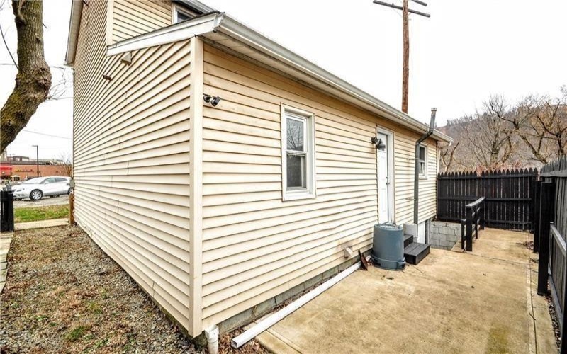 145 Main St, Monongahela, 15063, 2 Bedrooms Bedrooms, 5 Rooms Rooms,1.1 BathroomsBathrooms,Residential,For Sale,Main St,1727241