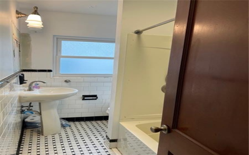 304 Dewey Ave, Washington, 15301, 2 Bedrooms Bedrooms, 5 Rooms Rooms,1 BathroomBathrooms,Residential,For Sale,Dewey Ave,1733120