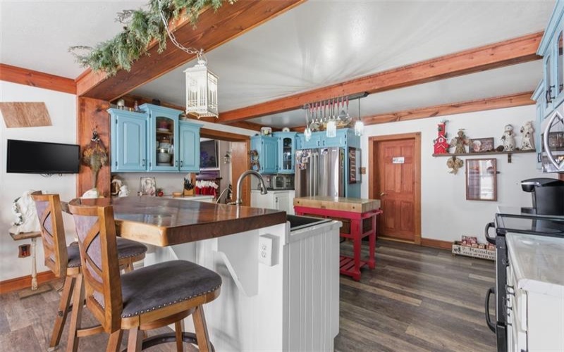 2976 Henderson Road, Washington, 15301, 8 Bedrooms Bedrooms, 14 Rooms Rooms,4 BathroomsBathrooms,Residential,For Sale,Henderson Road,1733133