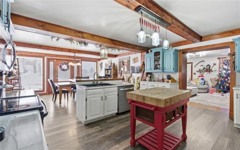 2976 Henderson Road, Washington, 15301, 8 Bedrooms Bedrooms, 14 Rooms Rooms,4 BathroomsBathrooms,Residential,For Sale,Henderson Road,1733133
