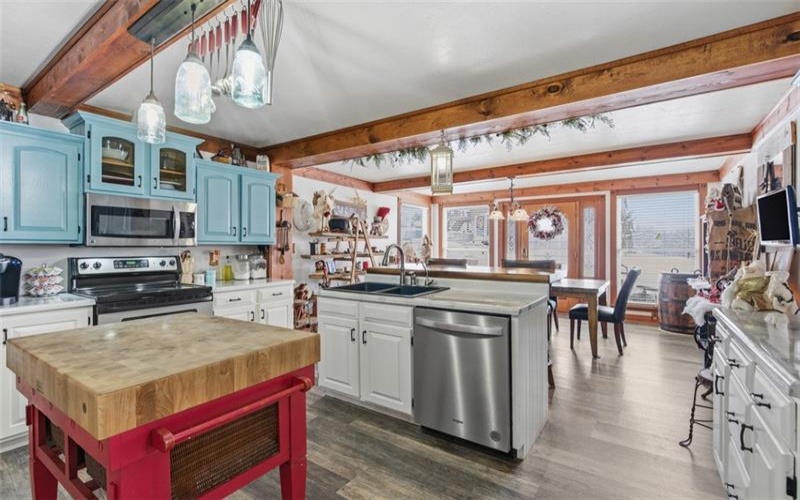2976 Henderson Road, Washington, 15301, 8 Bedrooms Bedrooms, 14 Rooms Rooms,4 BathroomsBathrooms,Residential,For Sale,Henderson Road,1733133