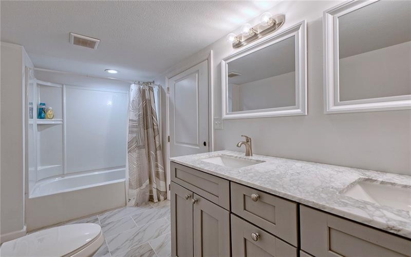 2084 Boquet Rd, Jeannette, 15644, 4 Bedrooms Bedrooms, 11 Rooms Rooms,4.1 BathroomsBathrooms,Residential,For Sale,Boquet Rd,1737489