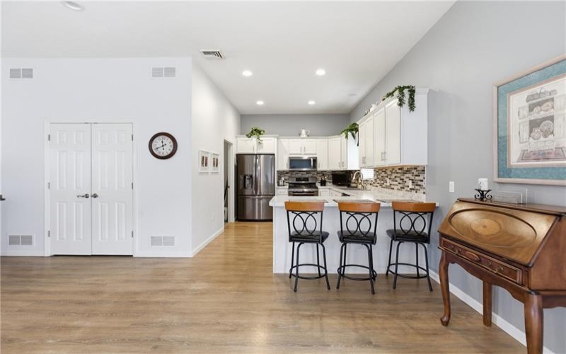 909 VALENTINA LN, Lower Burrell, 15068, 2 Bedrooms Bedrooms, 6 Rooms Rooms,2 BathroomsBathrooms,Residential,For Sale,VALENTINA LN,1743306