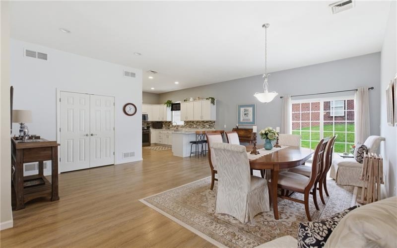 909 VALENTINA LN, Lower Burrell, 15068, 2 Bedrooms Bedrooms, 6 Rooms Rooms,2 BathroomsBathrooms,Residential,For Sale,VALENTINA LN,1743306