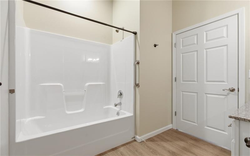 909 VALENTINA LN, Lower Burrell, 15068, 2 Bedrooms Bedrooms, 6 Rooms Rooms,2 BathroomsBathrooms,Residential,For Sale,VALENTINA LN,1743306