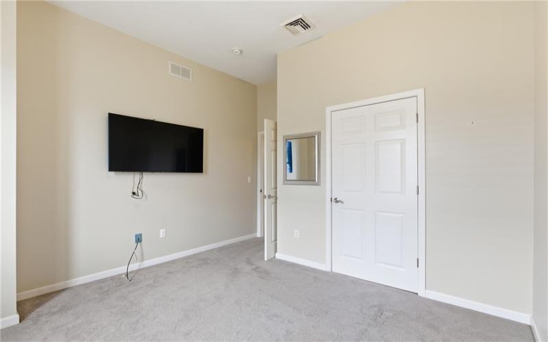 909 VALENTINA LN, Lower Burrell, 15068, 2 Bedrooms Bedrooms, 6 Rooms Rooms,2 BathroomsBathrooms,Residential,For Sale,VALENTINA LN,1743306