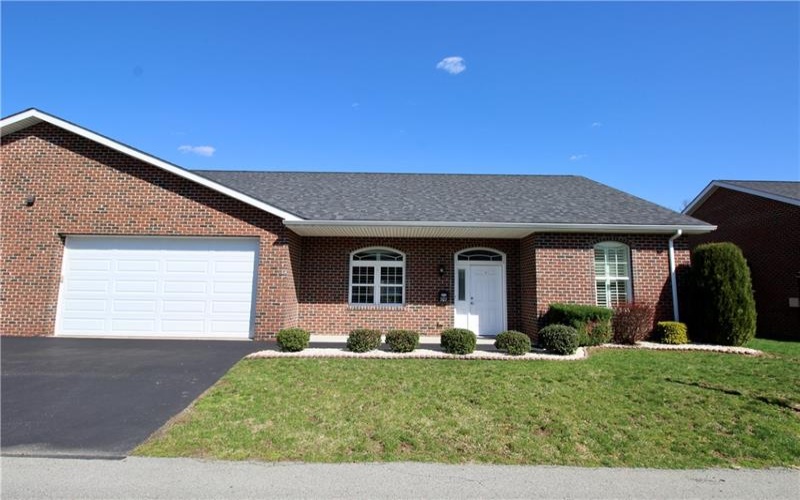 909 VALENTINA LN, Lower Burrell, 15068, 2 Bedrooms Bedrooms, 6 Rooms Rooms,2 BathroomsBathrooms,Residential,For Sale,VALENTINA LN,1743306